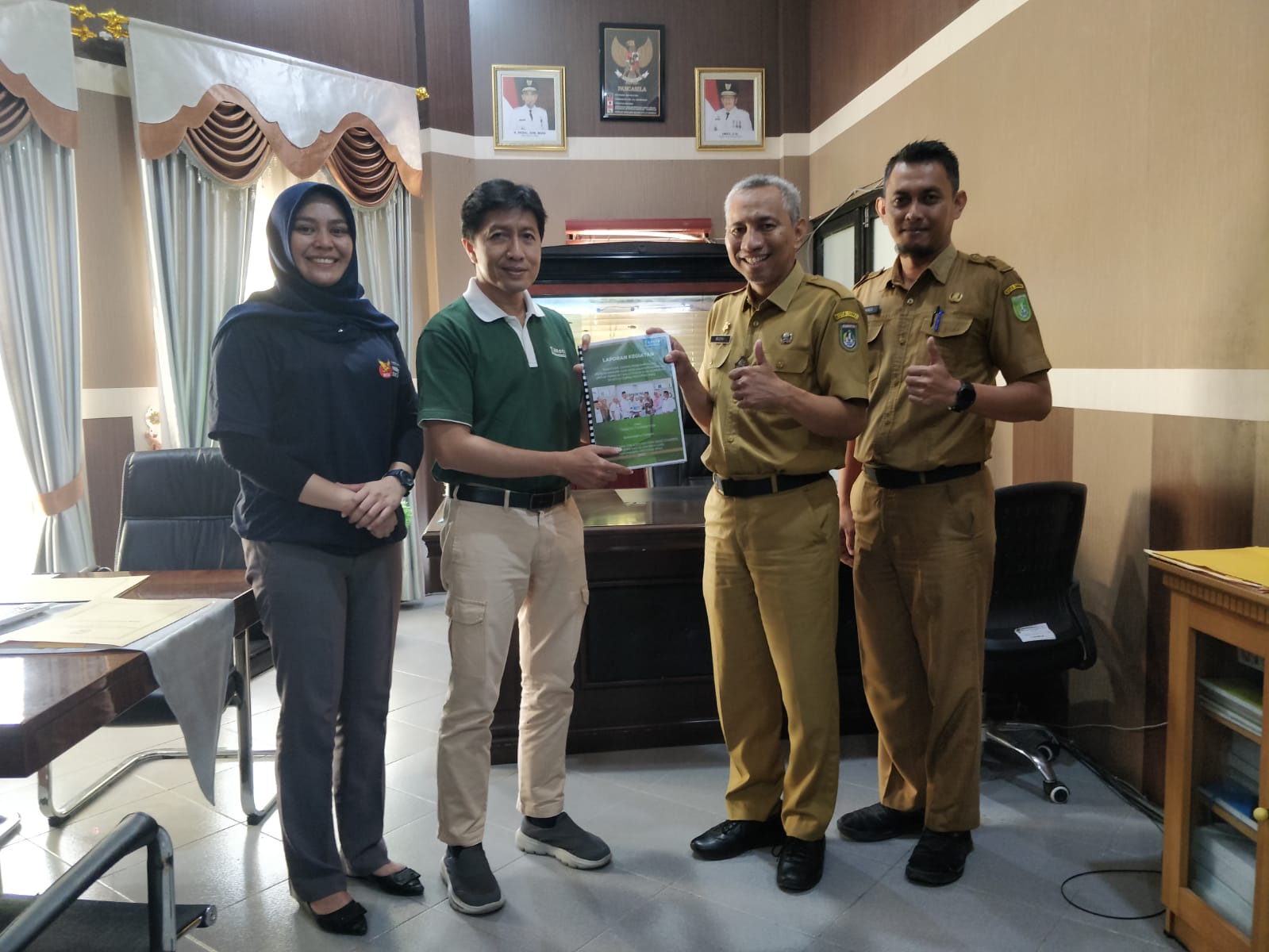 Penyerahan laporan Kegiatan Bantuan Teknis Kerjasama dengan Tanoto Foundation dan Pusat Kajian TPB (SDGS Center) UIR.