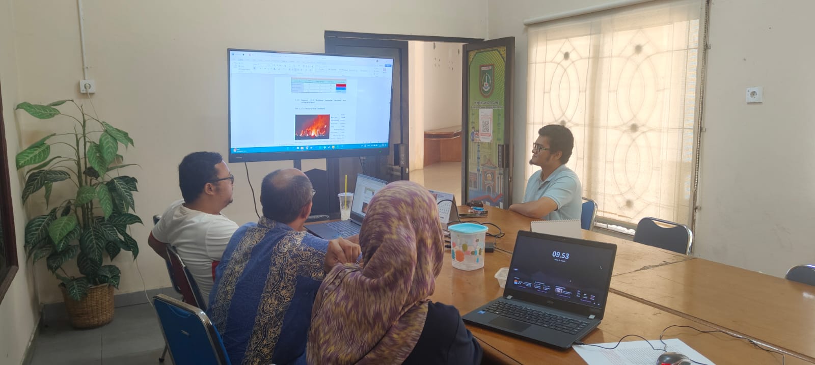 Rapat Lanjutan Dokumen MR
